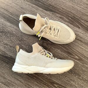 Woden Esther in Oatmeal